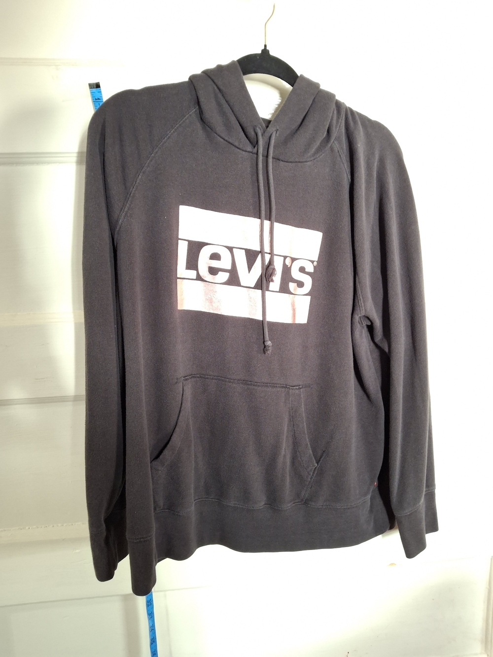 Levi’s Black Logo Pullover Hoodie Size L (CFD 017)